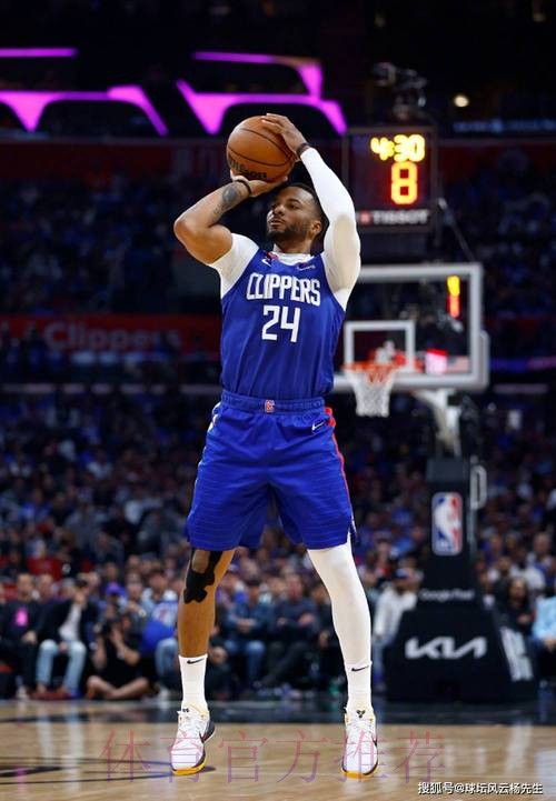 海兰德妙传 里德底角三分应声入网 海兰德妙传 里德底角三分应声入网